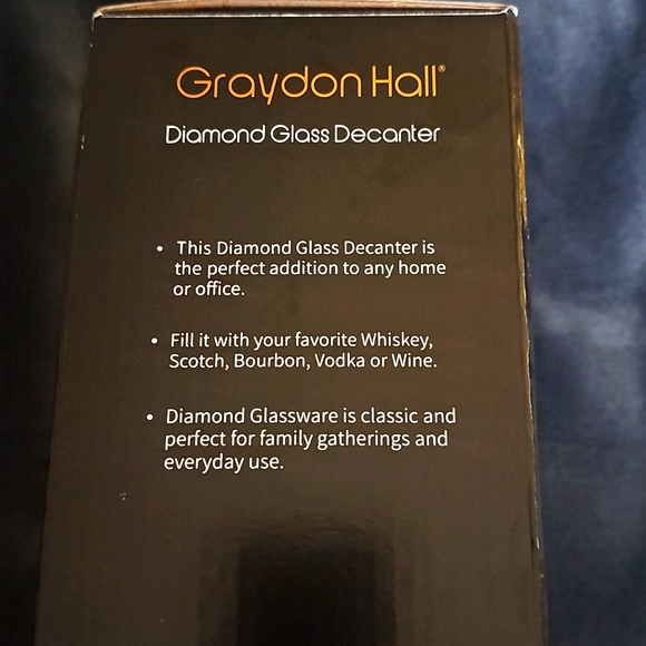 DIAMOND π GLASS DECANTER - Picture 4 of 6